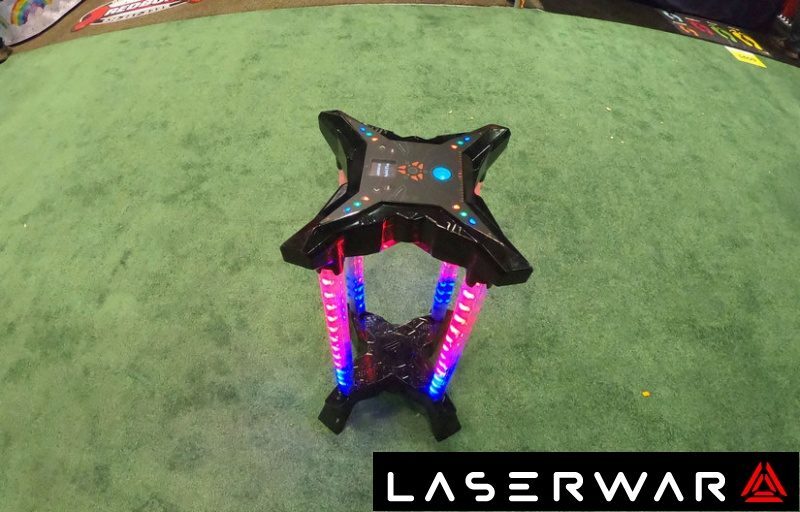 Футуристический игровой комплекс LASERWAR с подсветкой.