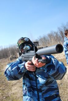 LASERWAR: бойцы в синей форме наготове