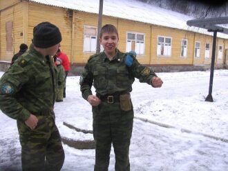 Боец LASERWAR демонстрирует готовность к игре!