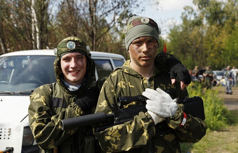Бойцы LASERWAR: улыбки перед началом игры.