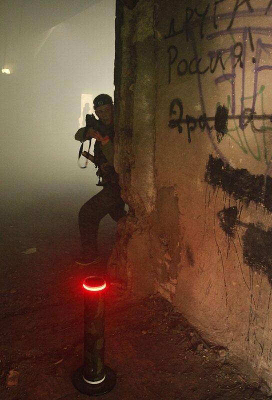 LASERWAR: засада у стены с граффити в дыму