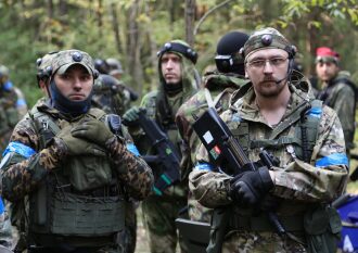 Бойцы LASERWAR в ожидании команды