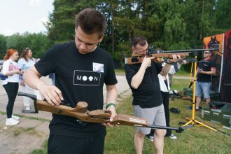 Изучение деревянного приклада винтовки LASERWAR