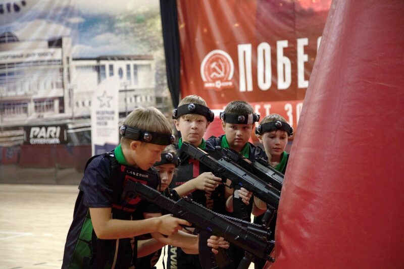 Юные бойцы LASERWAR готовятся к схватке