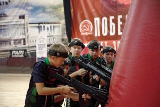 Юные бойцы LASERWAR готовятся к схватке