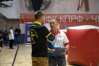 Два тренера LASERWAR обсуждают тактику игры.