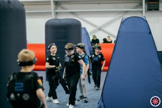 Юные бойцы LASERWAR движутся к цели.