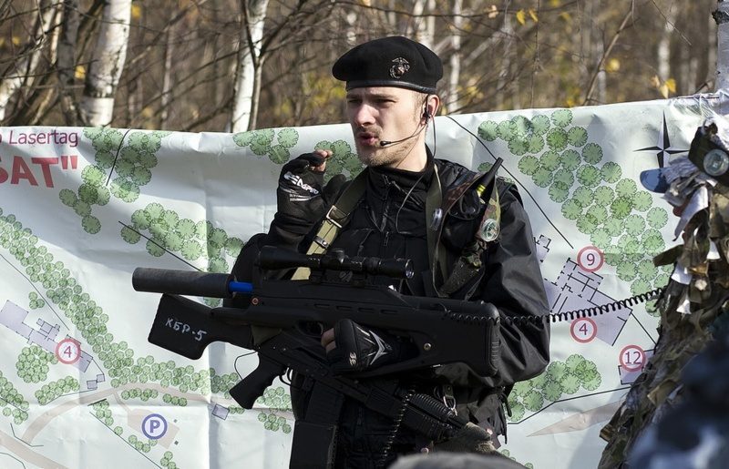 Тактический инструктаж перед игрой LASERWAR.