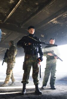 Команда LASERWAR: готовность к бою в заброшенном здании