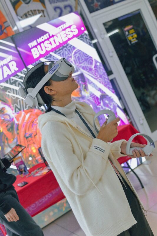 Погружение в виртуальную реальность с VR-гарнитурой LASERWAR.