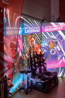 Лазертаг-оружие на яркой выставке LASERWAR 2025
