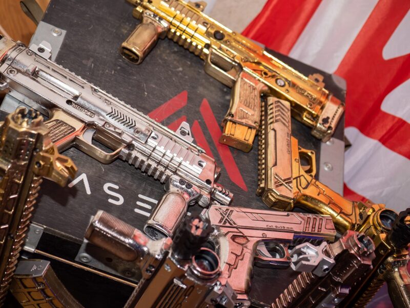 Блестящий арсенал LASERWAR: золотые и серебряные модели