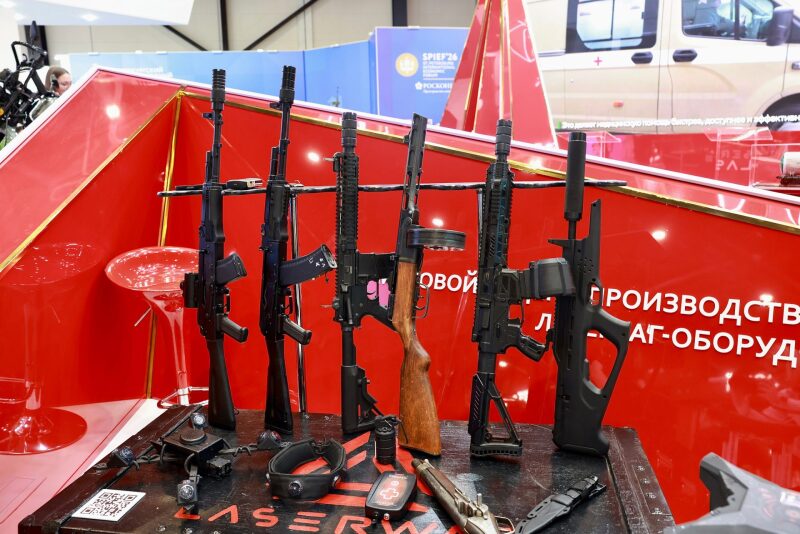 LASERWAR: коллекция оружия на выставке в Петербурге