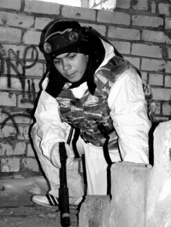 Снайпер LASERWAR в засаде ждет цели