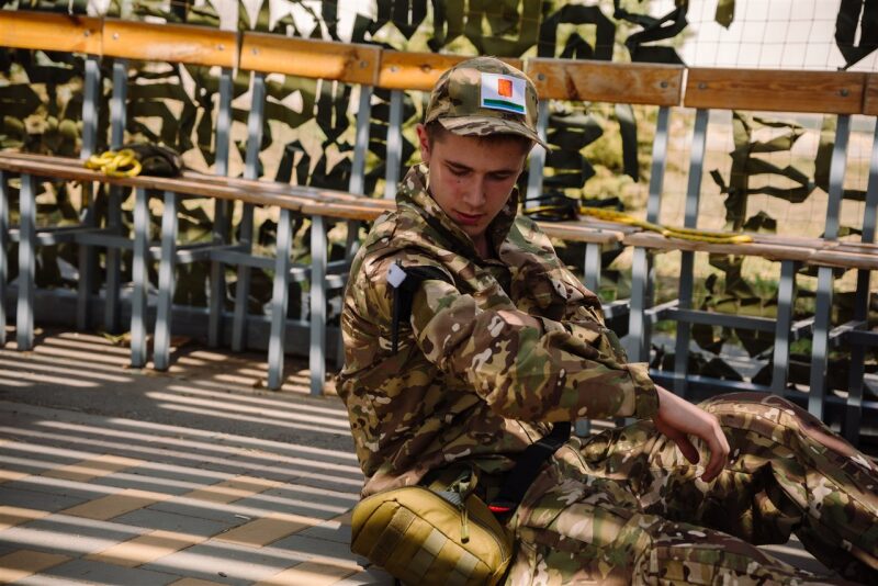 Турнир «Зарницы 2.0» LASERWAR: выход отряда на старт миссии «Зарницы» на полигоне «Зарницы 2.0»
