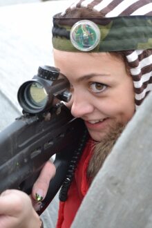 LASERWAR: взгляд через оптику, готовность к бою.
