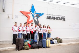 Финал «Зарницы 2.0» 2026: строй участников на плацу лагеря «Авангард» на финале «Зарницы 2.0»