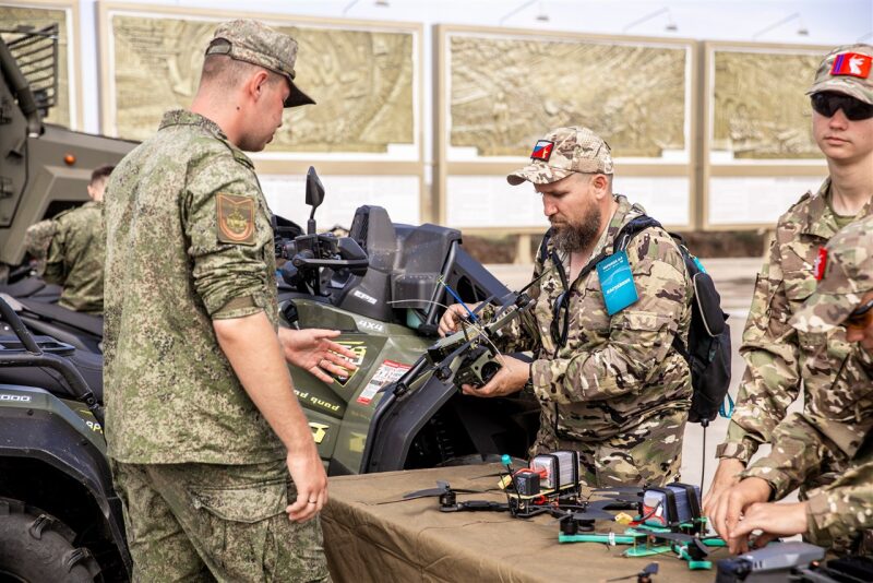 Турнир «Зарницы 2.0» LASERWAR: сбор команды у информационного маркера на полигоне «Зарницы 2.0»