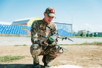 LASERWAR на «Зарнице 2.0»: церемониальный кадр игрового дня в лазертаг-дне «Зарницы»