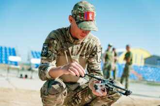 Лазертаг LASERWAR: быстрая перебежка между укрытиями на площадке LASERWAR