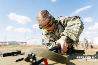 Фото «Зарницы 2.0»: скрытная позиция в зелени на полигоне на полигоне «Зарницы 2.0»