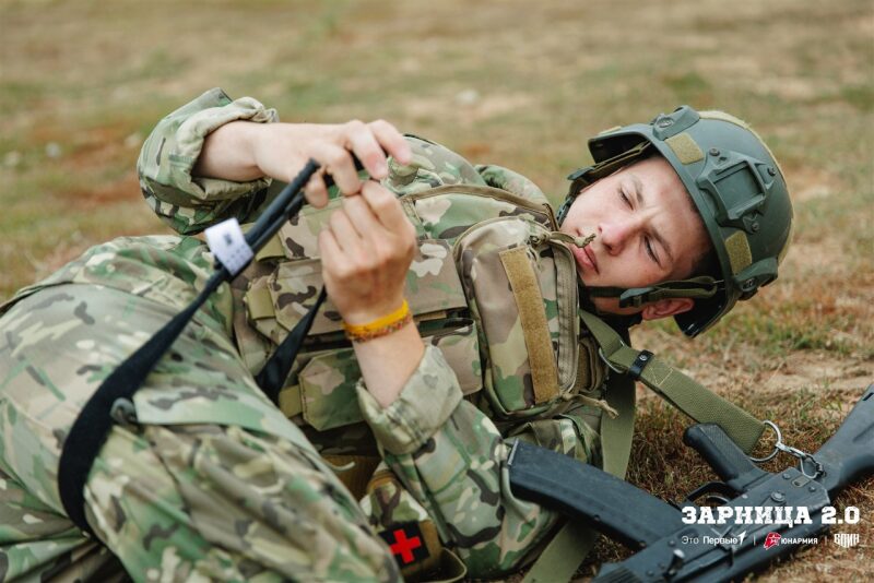Лазертаг LASERWAR: лица игроков перед стартом задания на площадке LASERWAR