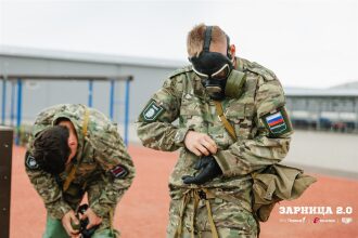 LASERWAR на «Зарнице 2.0»: широкий кадр строя на тренировочном поле в лазертаг-дне «Зарницы»