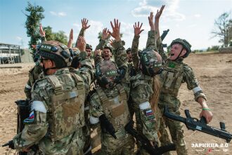 «Зарница 2.0»: Строй участников на плацу лагеря «Авангард» — №241