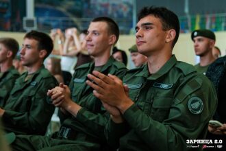«Зарница 2.0»: Группа с тагерами LASERWAR в камуфляже — №403