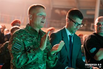 Турнир «Зарницы 2.0» LASERWAR: Колонна участников вдоль грунтовой дороги — №449