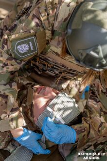 Турнир «Зарницы 2.0» LASERWAR: прицеливание из-за насыпи на лазертаг-миссии во время миссии лазертага