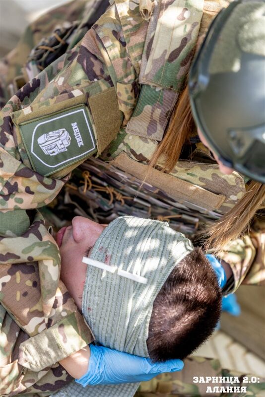 Фото «Зарницы 2.0»: скрытная позиция в зелени на полигоне на полигоне «Зарницы 2.0»