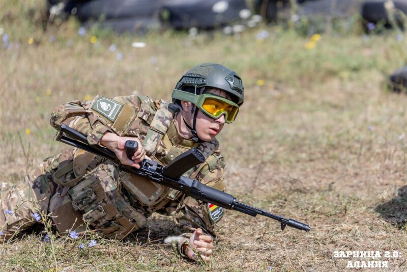 Фото «Зарницы 2.0»: переход между зонами лазертаг-арены на полигоне «Зарницы 2.0»