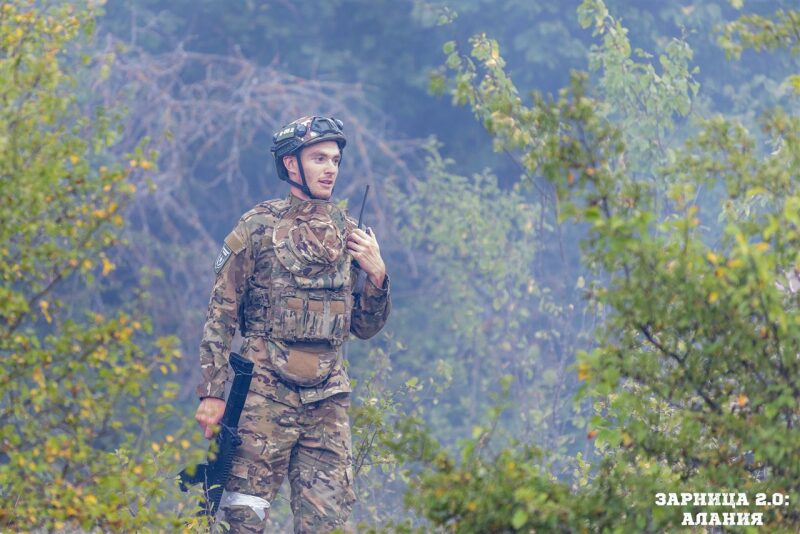 Фото «Зарницы 2.0»: Полный рост: камуфляж и берцы на плацу — №144