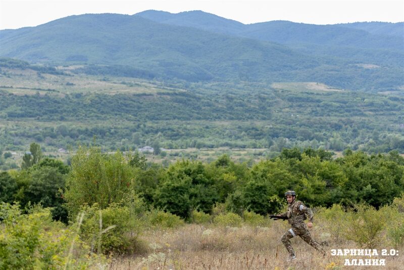 Лагерь «Авангард», лазертаг: Движение цепочкой по полевой дороге — №154
