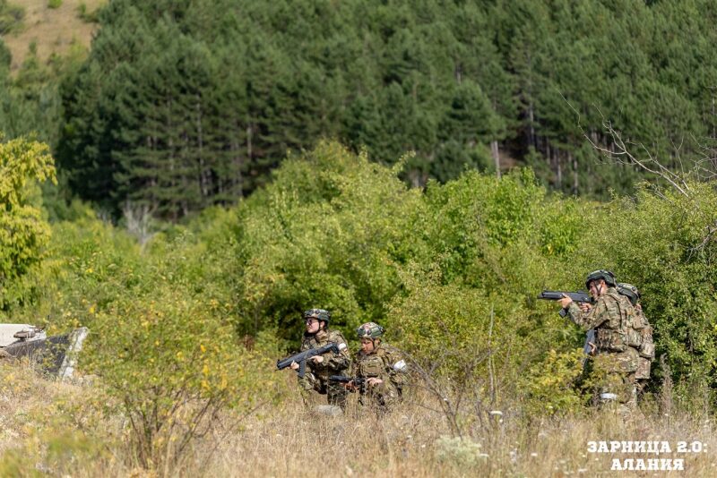 «Зарница 2.0»: Отряд проходит мимо бетонного сооружения — №175