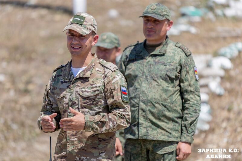Фото «Зарницы 2.0»: Скрытная позиция в зелени на полигоне — №288