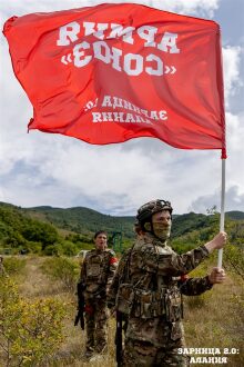 Фото «Зарницы 2.0»: Полный рост: камуфляж и берцы на плацу — №384