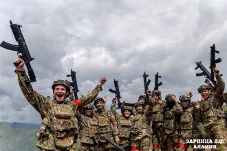 Лазертаг LASERWAR: Групповой портрет отряда на полигоне — №393