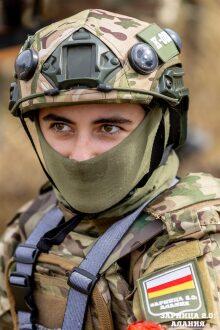 Лагерь «Авангард», лазертаг: Полный рост: камуфляж и берцы на плацу — №424