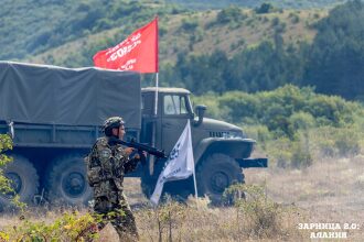 «Зарница 2.0»: Строй участников на плацу лагеря «Авангард» — №481