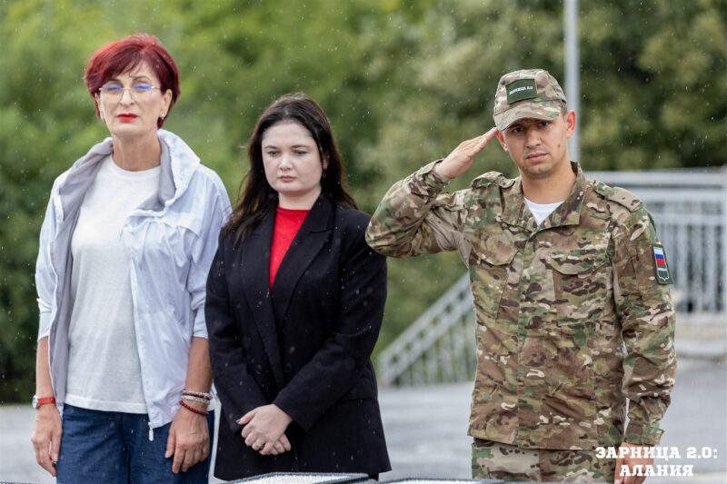 Лагерь «Авангард», лазертаг: Инструктаж команды перед лазертаг-миссией — №562