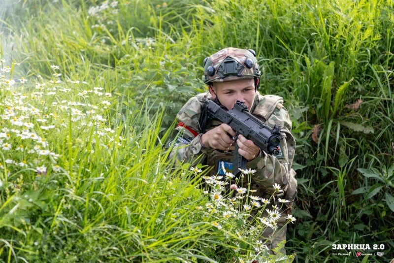 Лазертаг LASERWAR: контроль рубежа на открытом участке на площадке LASERWAR