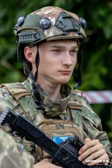 Лазертаг LASERWAR: оборона у укрытия на лазертаг-полигоне на площадке LASERWAR