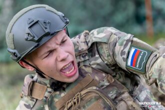 «Зарница 2.0»: оборона у укрытия на лазертаг-полигоне на «Зарнице 2.0»