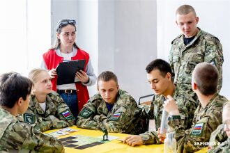 LASERWAR на «Зарнице 2.0»: полный рост: камуфляж и берцы на плацу в лазертаг-дне «Зарницы»