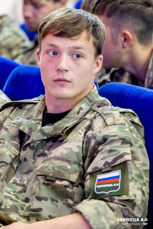 «Зарница 2.0»: привал у палаток лагеря «Авангард» на «Зарнице 2.0»