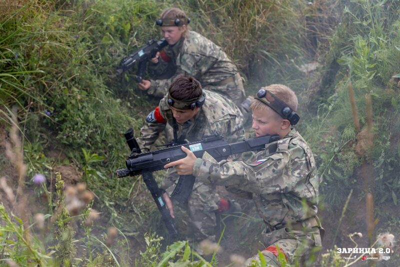 Турнир «Зарницы 2.0» LASERWAR: Строй участников на плацу лагеря «Авангард» — №281