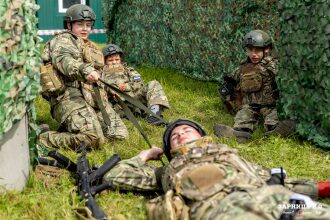 Турнир «Зарницы 2.0» LASERWAR: Группа с тагерами LASERWAR в камуфляже — №323