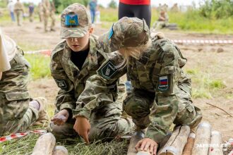 Турнир «Зарницы 2.0» LASERWAR: Колонна участников вдоль грунтовой дороги — №329